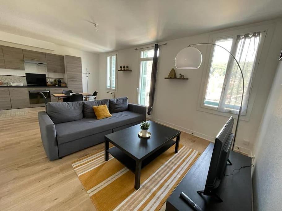 Appartement Avec Terrasse, Parking Gratuit Périgueux المظهر الخارجي الصورة